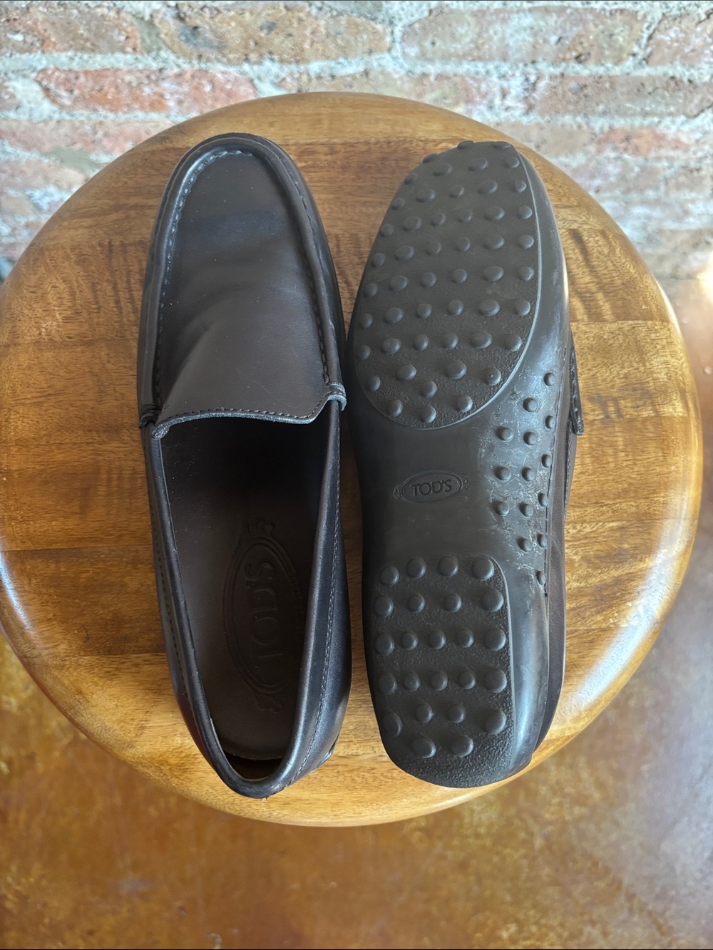 CLASSIC Tod's Black Leather Women’s Slip-On Loafers - Picture 6 of 6
